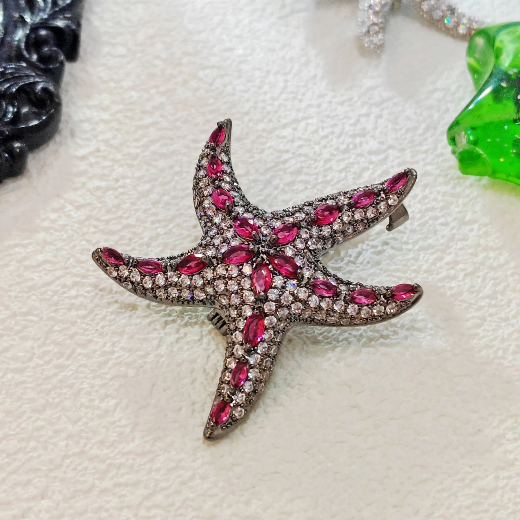 Jewelblings Gothic Fashion Pink Stones & Black Starfish Brooch Sea Star Pin Chic Beach Jewelry