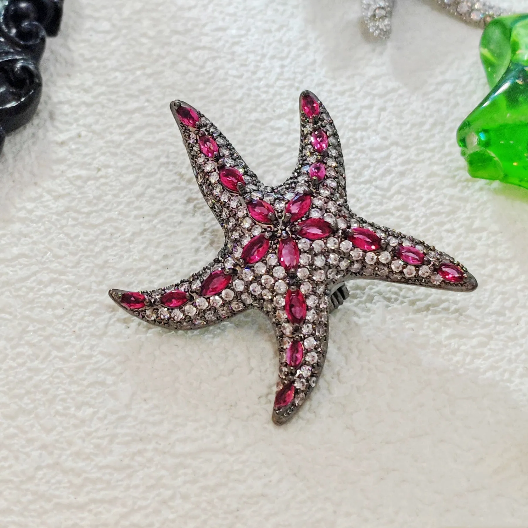 Jewelblings Gothic Fashion Pink Stones & Black Starfish Brooch Sea Star Pin Chic Beach Jewelry
