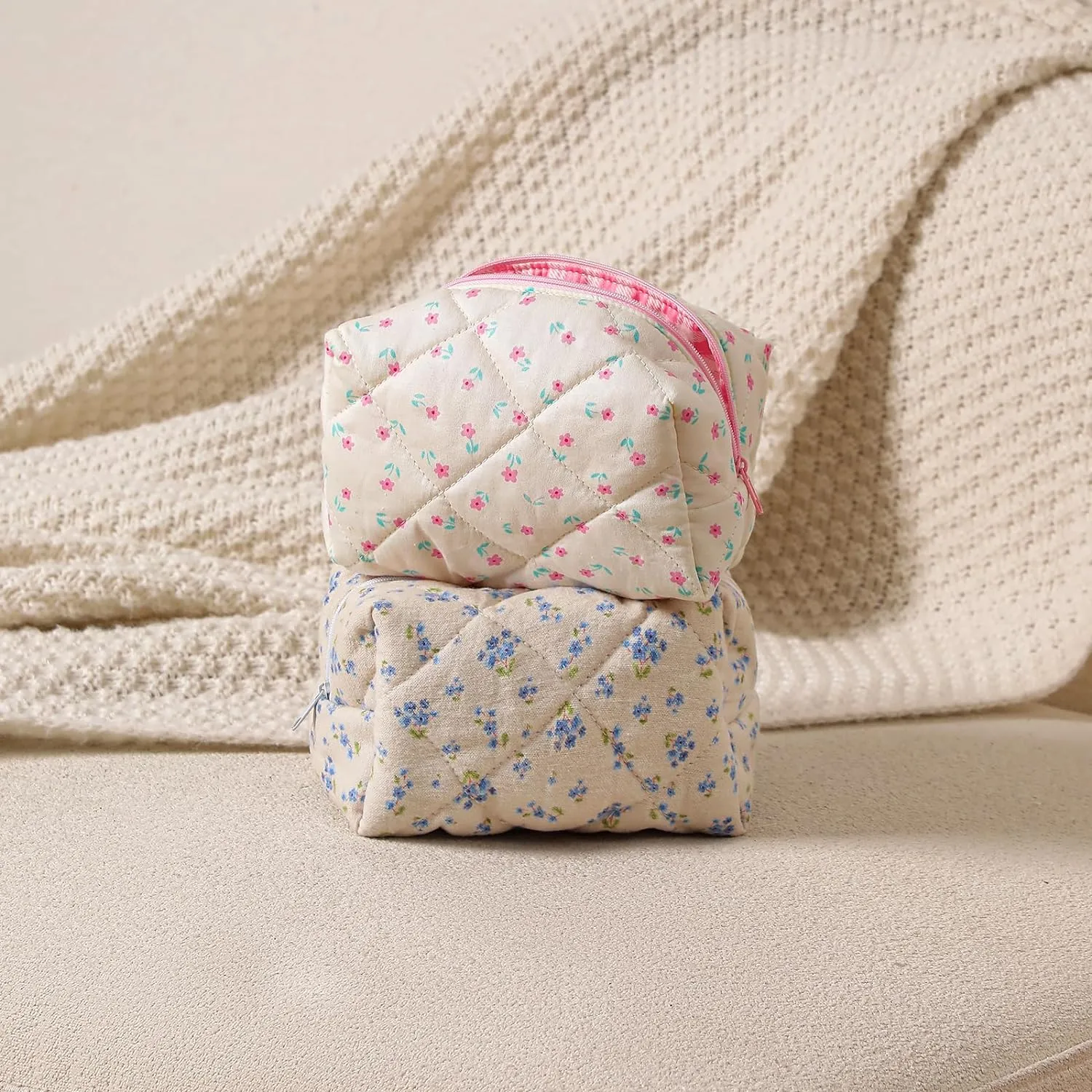 Small Quilted Cotton Makeup Bag, Cute Floral Cosmetic Bag, Cotton Aesthetic Makeup Pouch, Kawaii Travel Toiletry Bag for Women and Girls (06 Blue and Pink Flower)