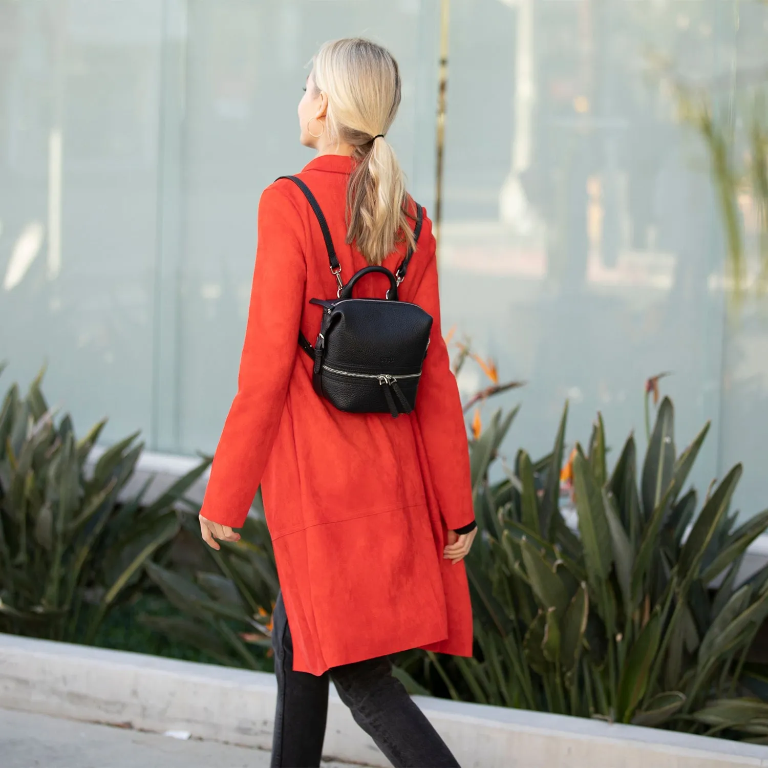 SUSU Ashley Small Black Leather Backpack