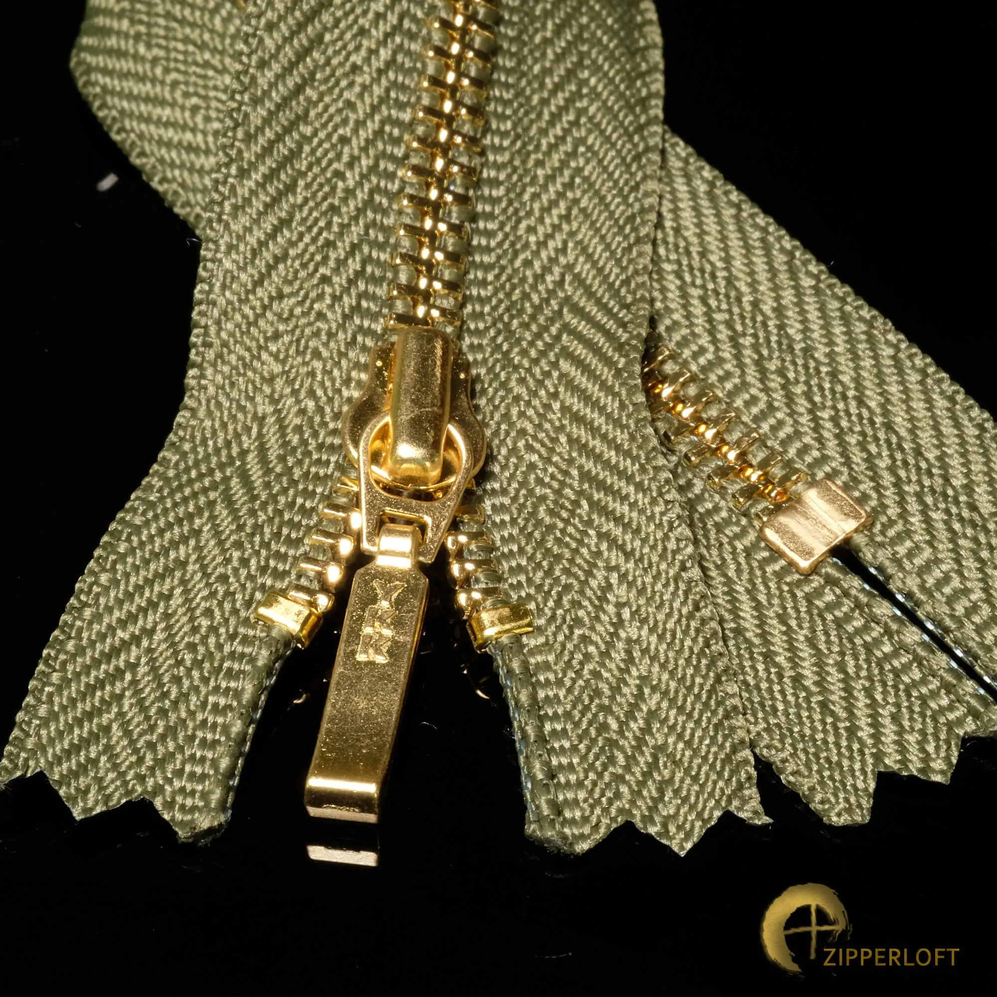 YKK #3 EVERBRIGHT® Gold (7") - 566 Army Green
