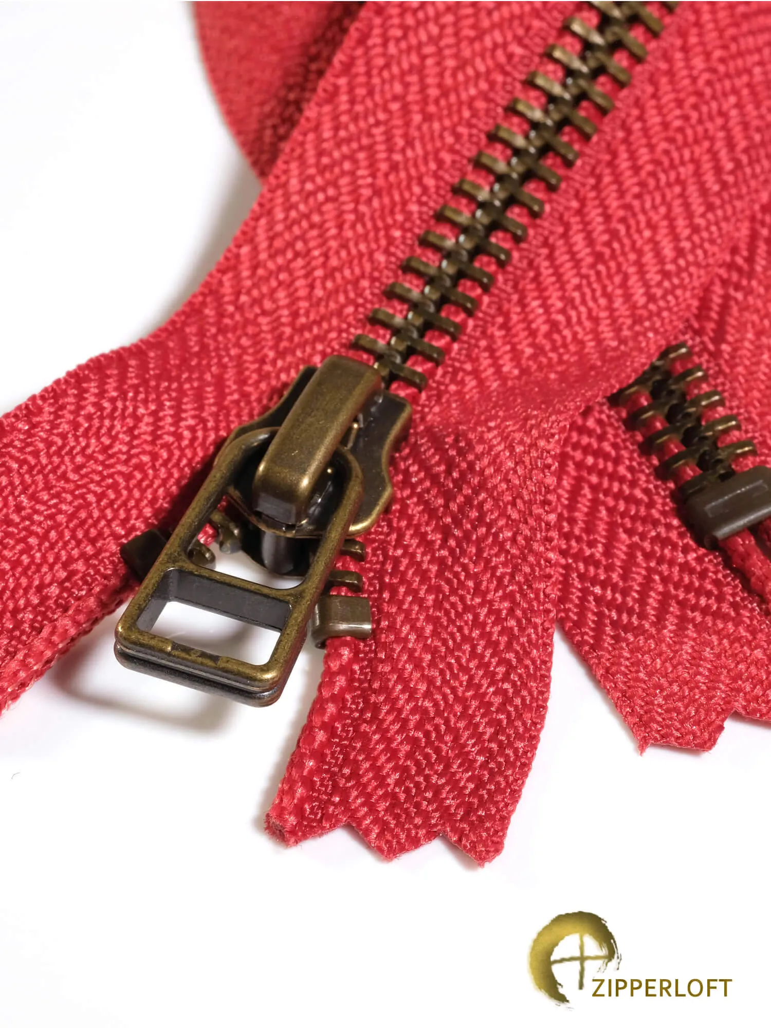 YKK #5 Antique (5-10" / 12.7-25.4cm) - 251 Red Currant