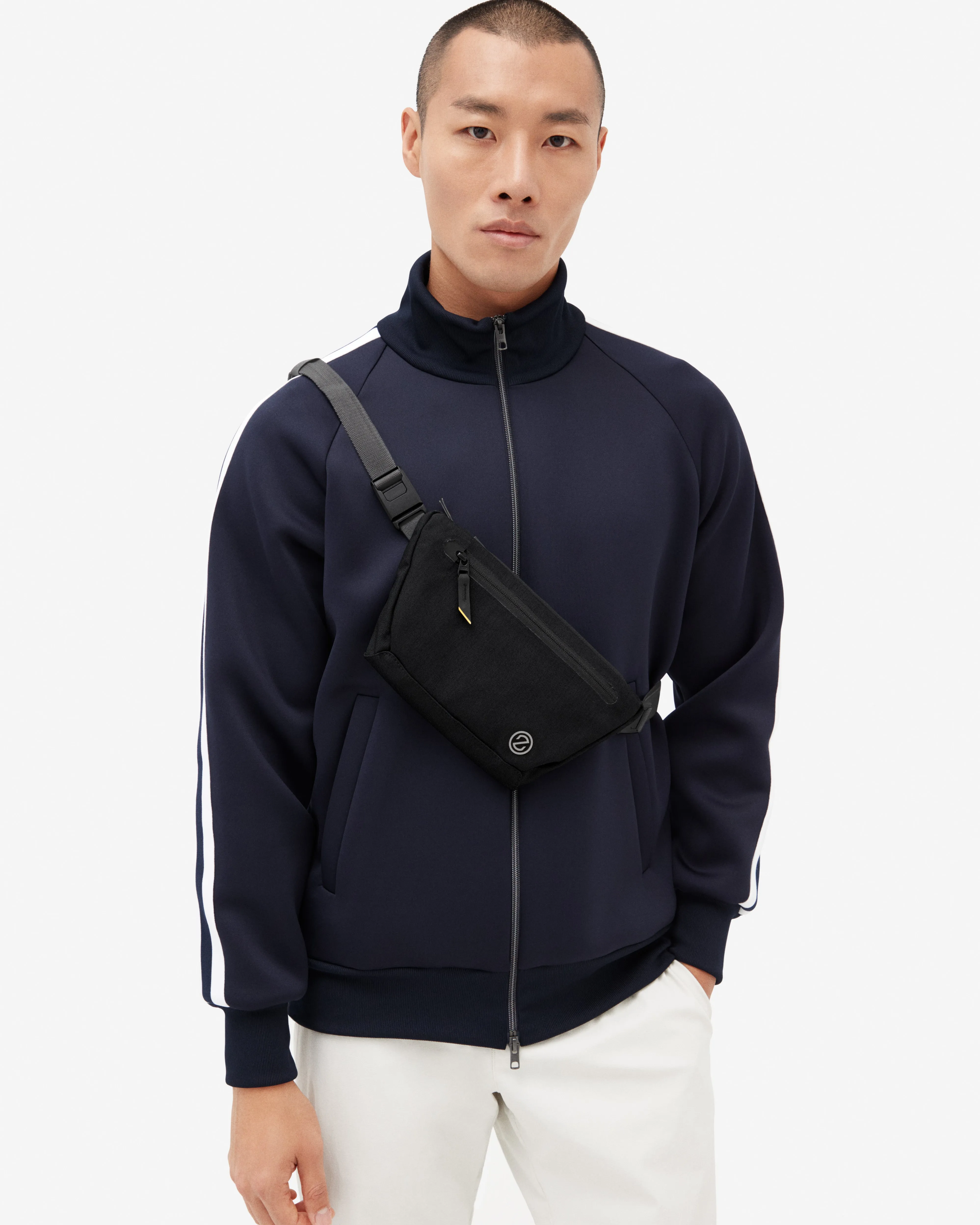 ZERØGRAND Crossbody